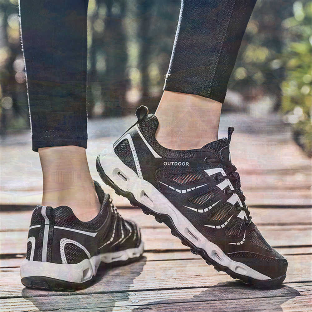 Sumer Round Tip Silver Sneaker - đánh giá và giá Badminton Youth